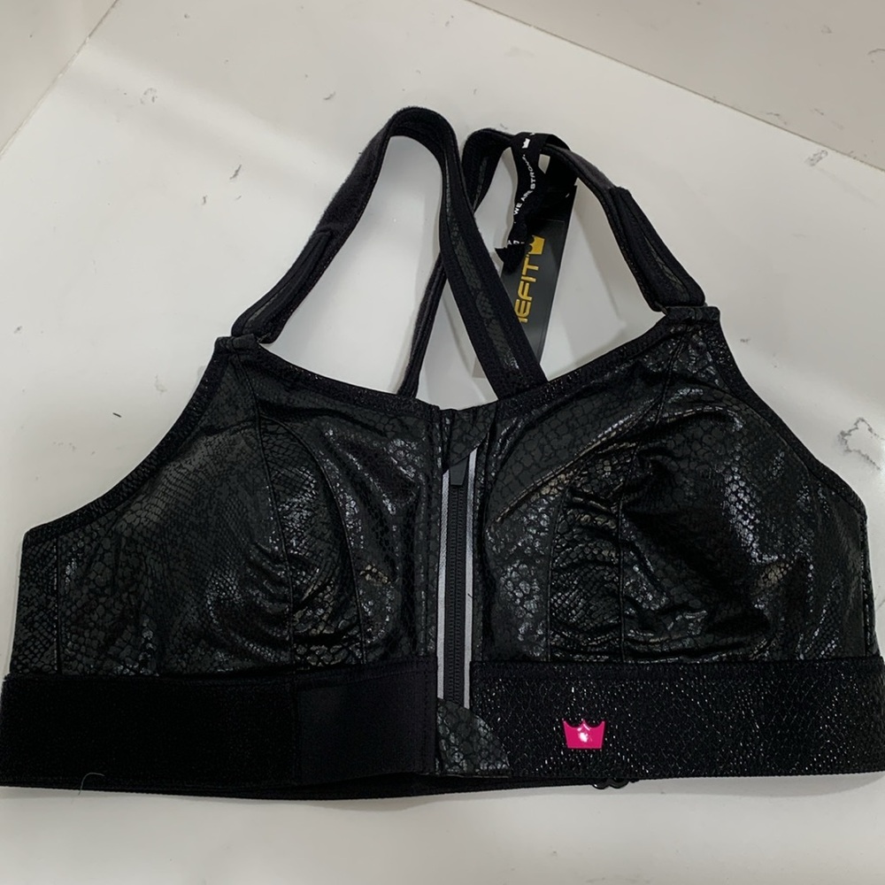 NWT Shefit ultimate sports bra in black snakeprint luxe size!